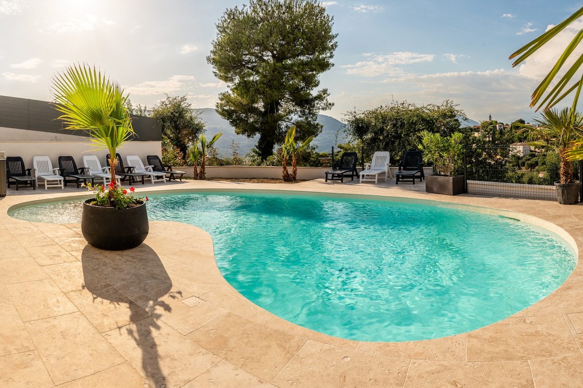 Villa Columbia (Piscine, Spa & vue montagne)